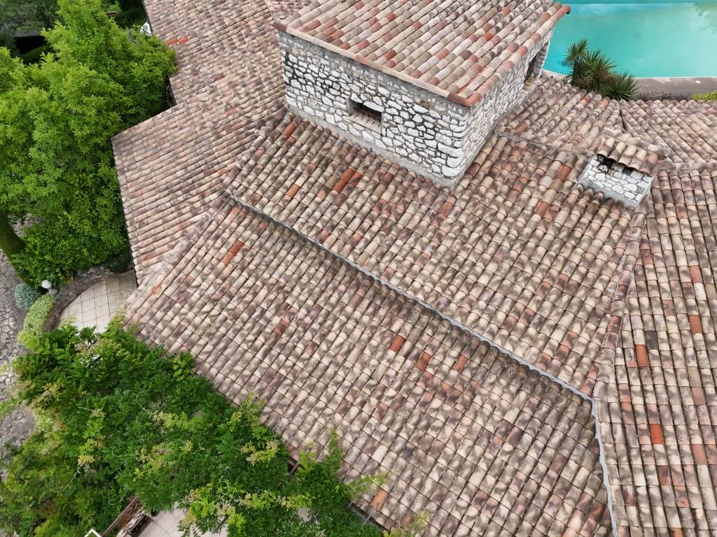 Toitures d'un bâtiment.